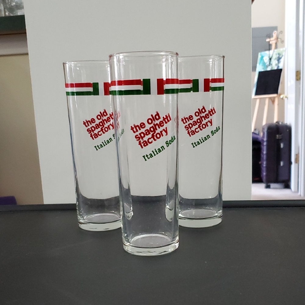 The Old Spaghetti Factory Glass Set Of 3